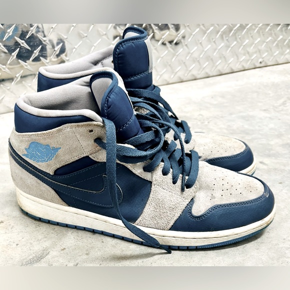 Air Jordan 1 Mid 'Georgetown' - Picture 2 of 4